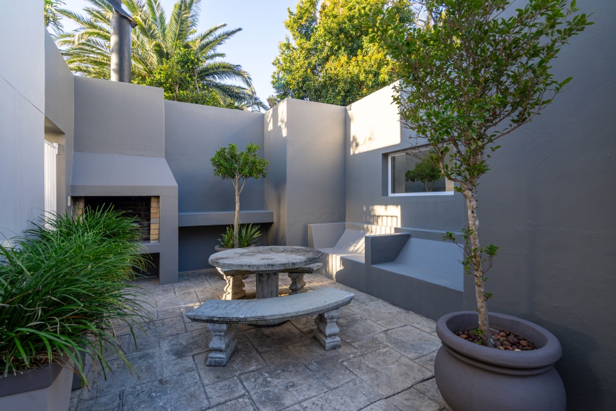 7 Bedroom Property for Sale in Camps Bay Western Cape
